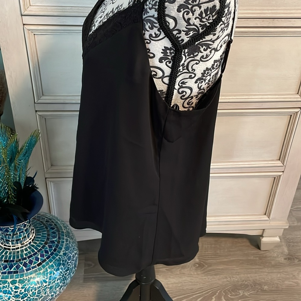 SOCIALITE Cami Top Black w Eyelash Lace Trim-large nwt - Picture 4 of 6